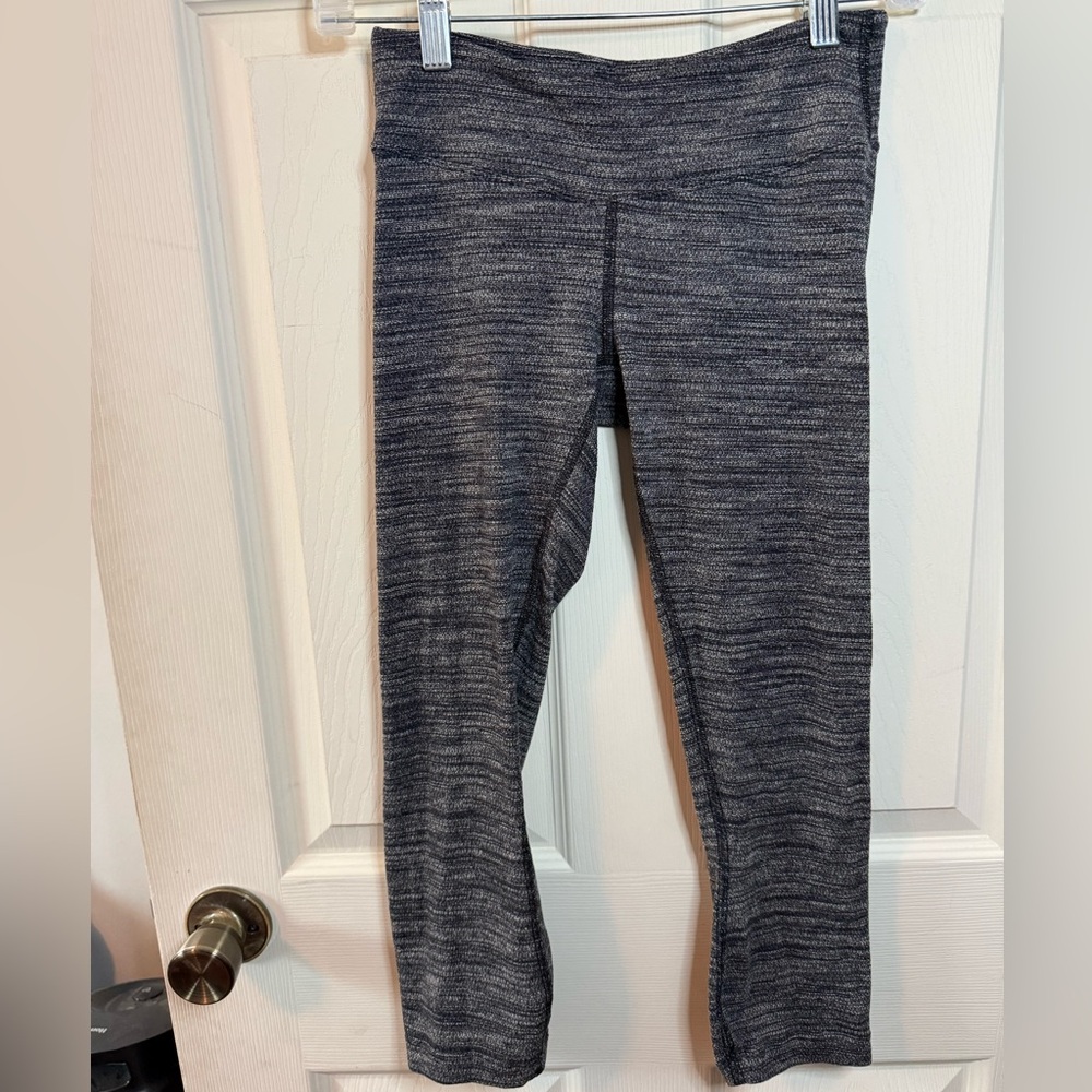 NOBULL Gray Heather Legging Capri Crop Woman’s Size Small